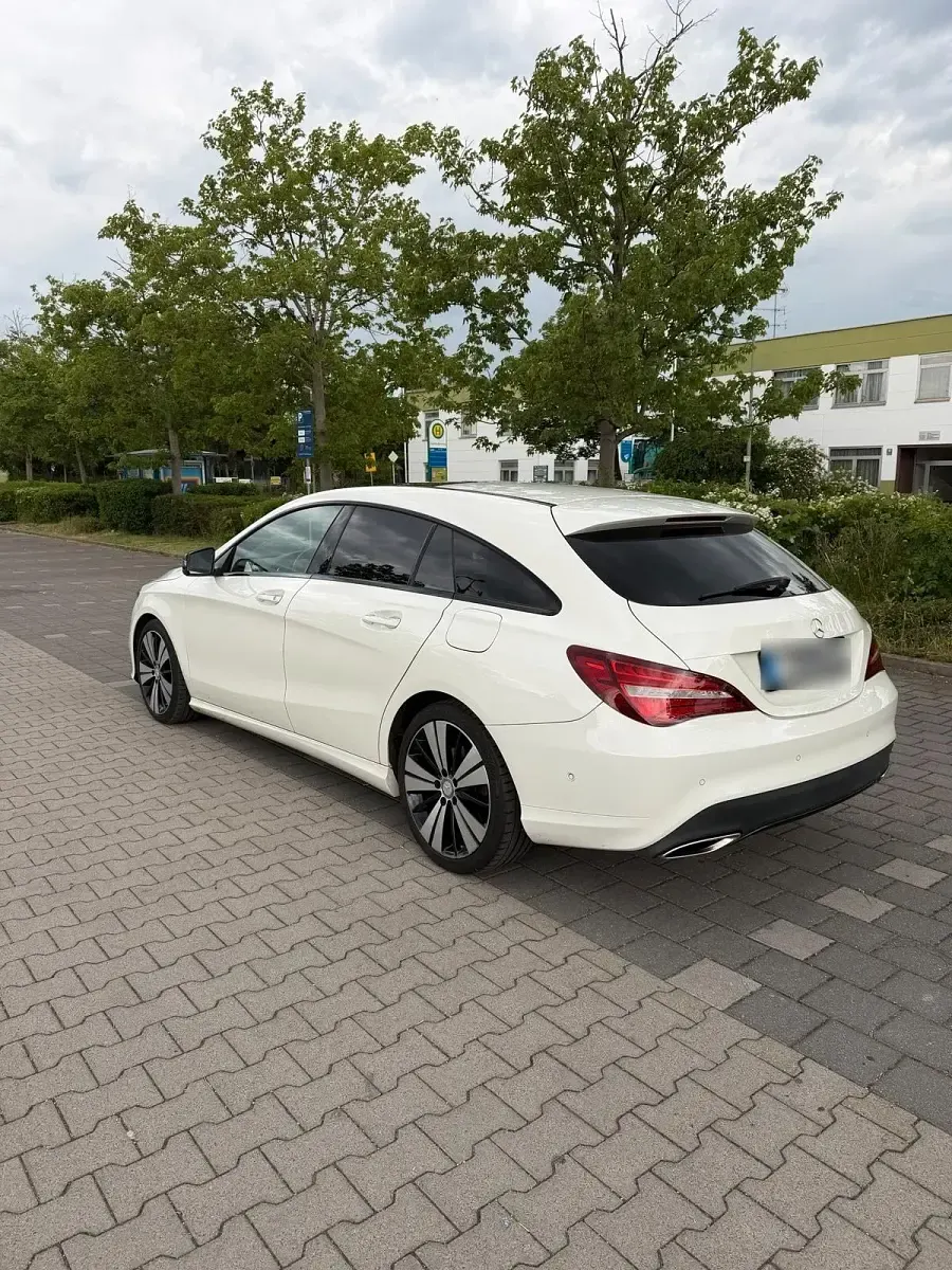 Gebraucht Mercedes CLA180 122 PS (89 kW) 2017 Weiß Limousine