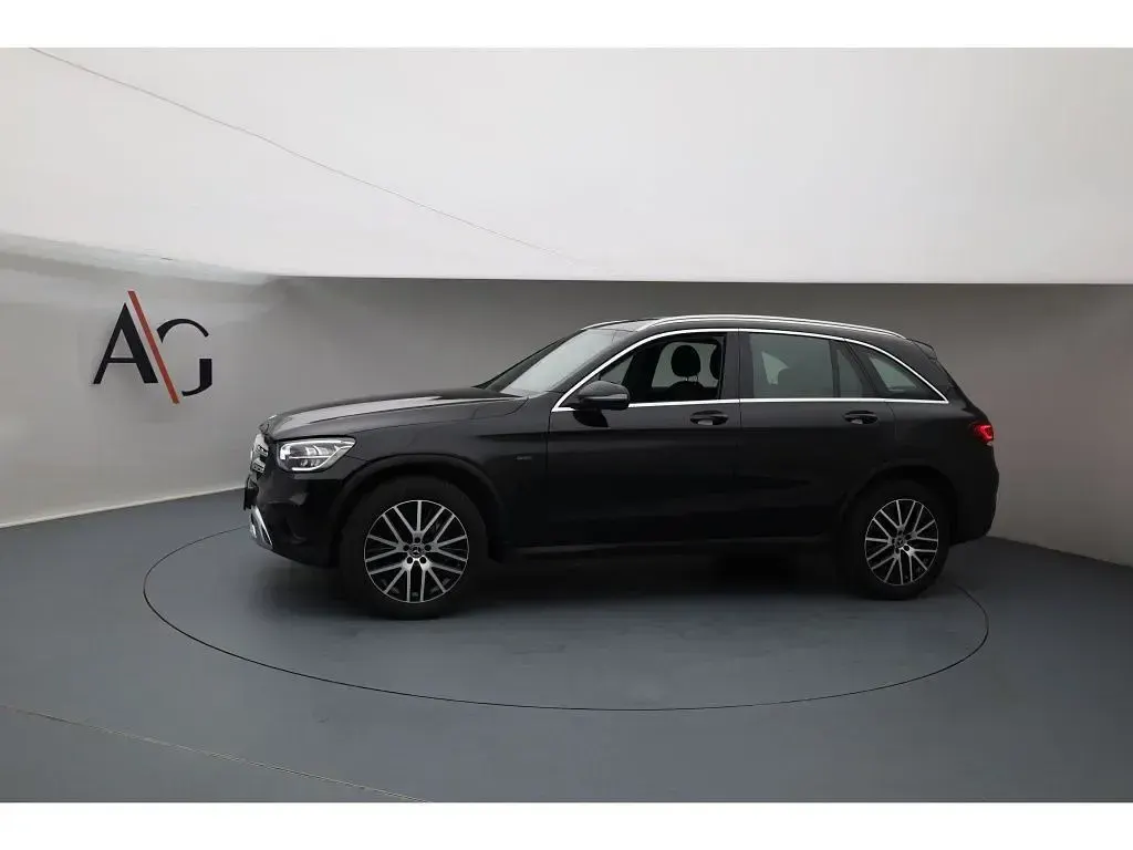 Gebraucht Mercedes GLC300 211 PS (155 kW) 2021 Unilack schwarz uni SUV