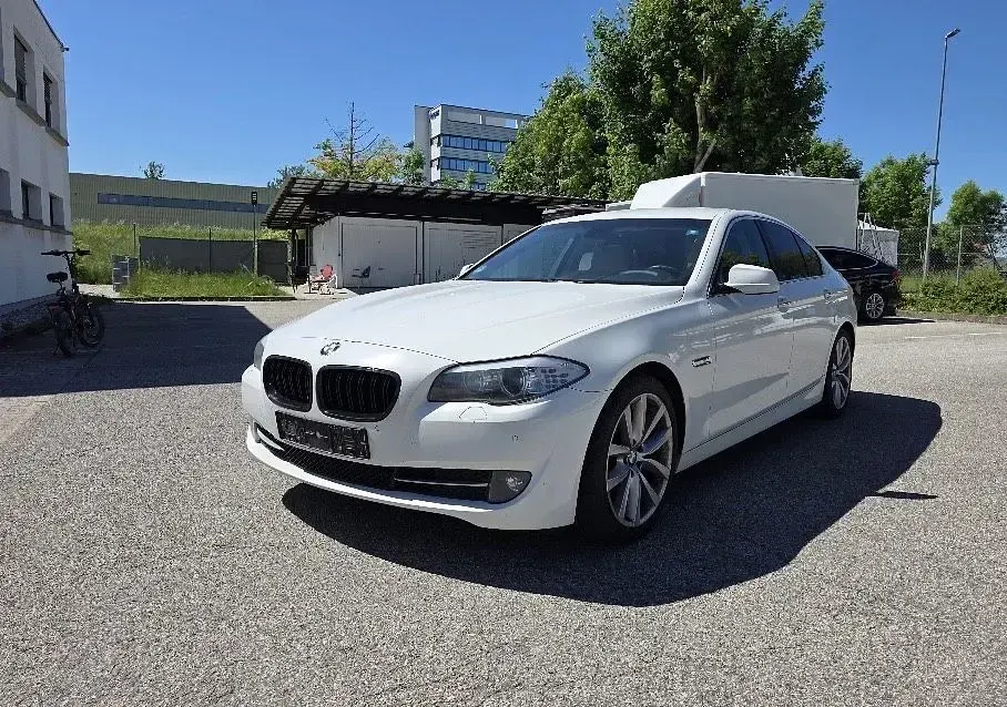Gebraucht BMW 535 Sport Line 299 PS (219 kW) 2010 Weiß Limousine