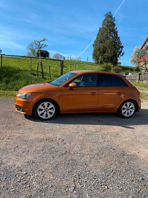 Gebraucht Audi A1 Sportback Ambition 122 PS (89 kW) 2013 Orange Kleinwagen