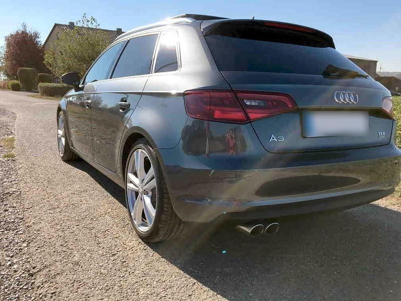 Gebraucht Audi A3 S-Line 184 PS (135 kW) 2015 Grau Kombi