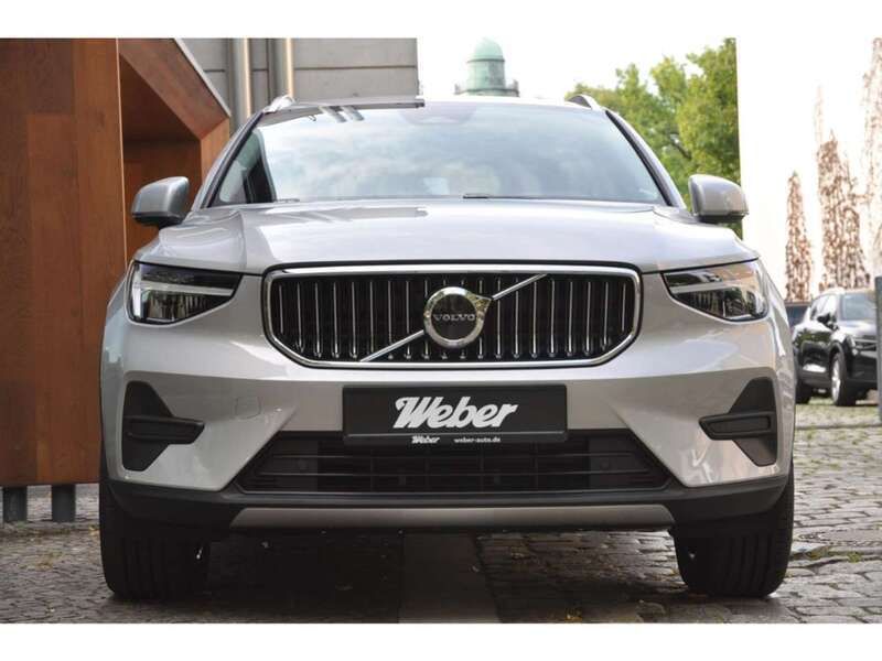 Gebraucht Volvo XC40 Plus 163 PS (119 kW) 2022 Silber SUV