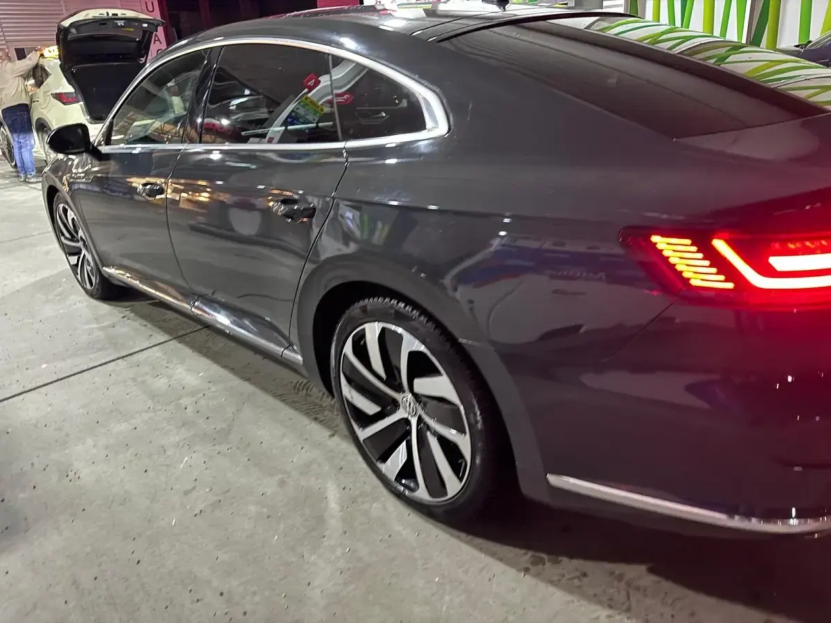 Gebraucht VW Arteon 239 PS (175 kW) 2020 Grau Limousine
