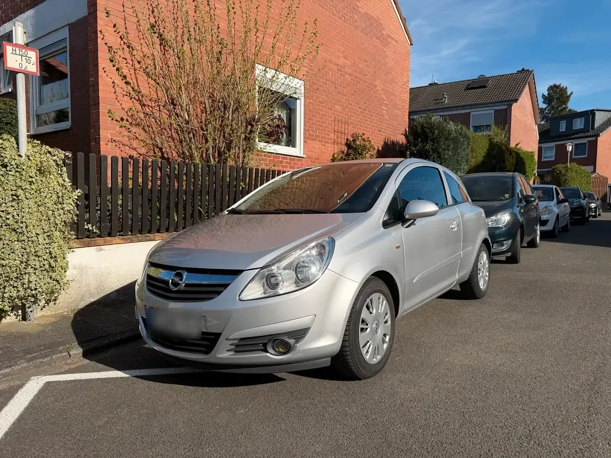 Używany Opel Corsa 90 KM (66 kW) 2007 Srebrny Hatchback