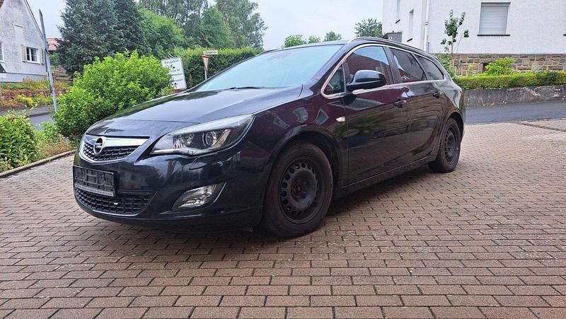 Schwarz Gebraucht 2012 Opel Astra Kombi | 4.200 € (Fairer Preis) - Bild 1/4