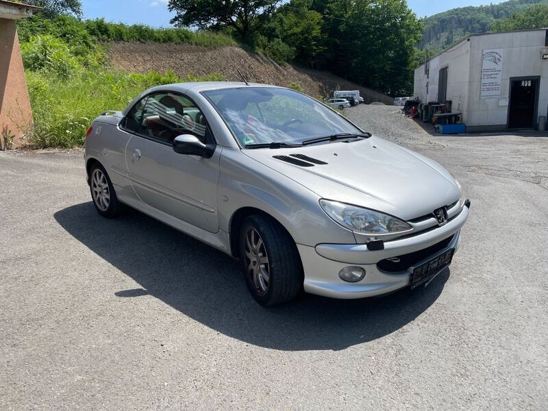 Grau Gebraucht 2004 Peugeot 206 CC Platinum Cabrio | 999 € (Guter Preis) - Bild 1/4