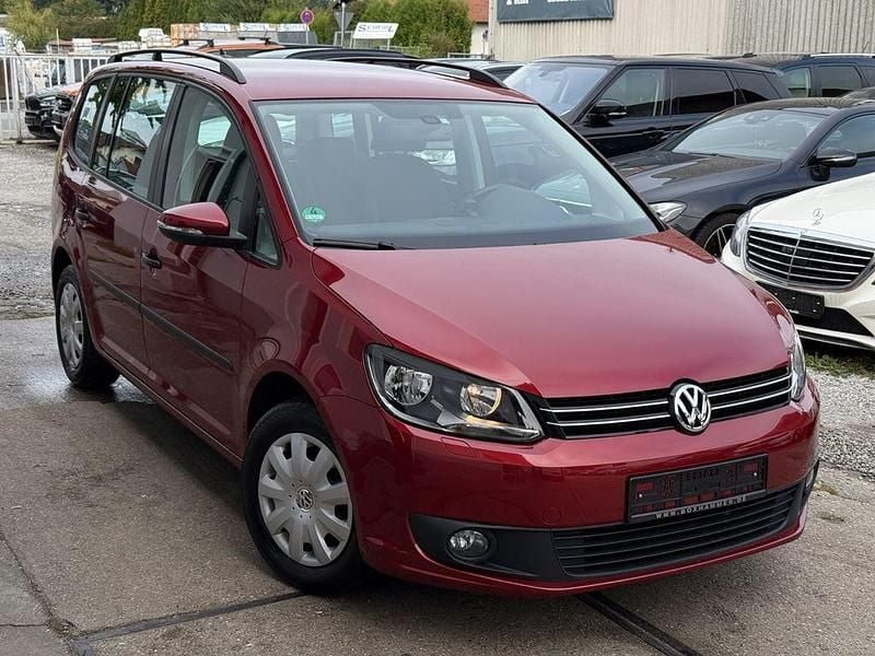 Rot Gebraucht 2015 VW Touran Trendline Van / Kleinbus | 10.900 € (Superpreis) - Bild 1/4
