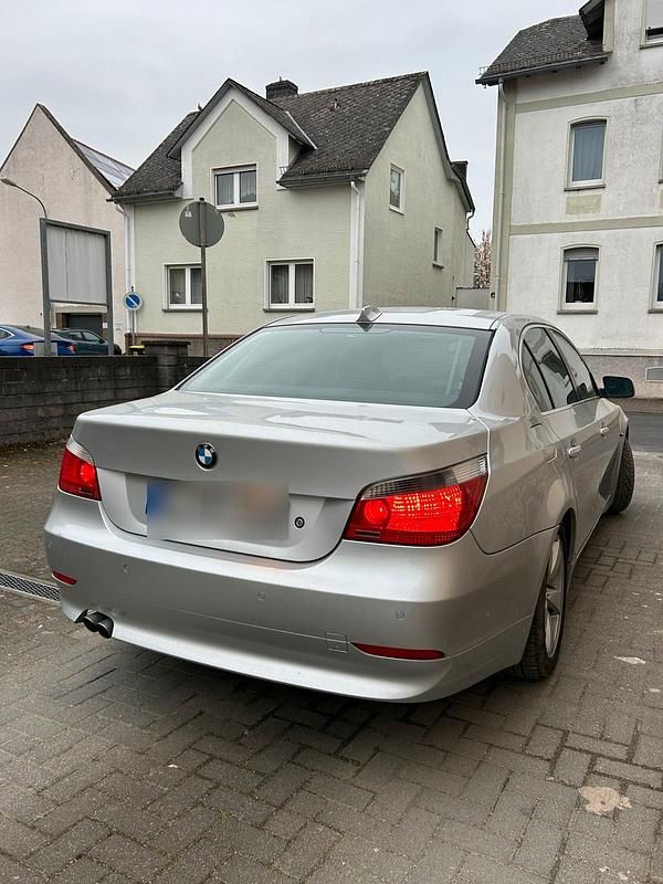 Gebraucht BMW 525 192 PS (141 kW) 2004 Silber Limousine