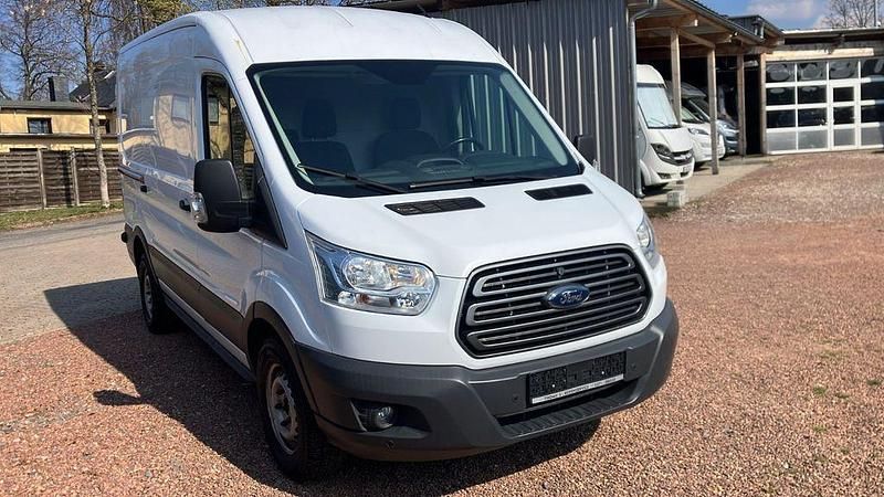Gebraucht Ford Transit Trend 105 PS (77 kW) 2018 Weiß Van / Kleinbus