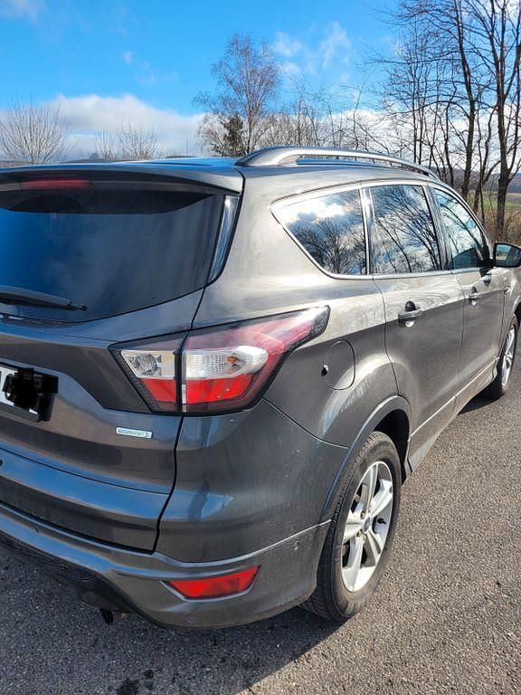 Gebraucht Ford Kuga ST-Line 150 PS (110 kW) 2017 Grau SUV