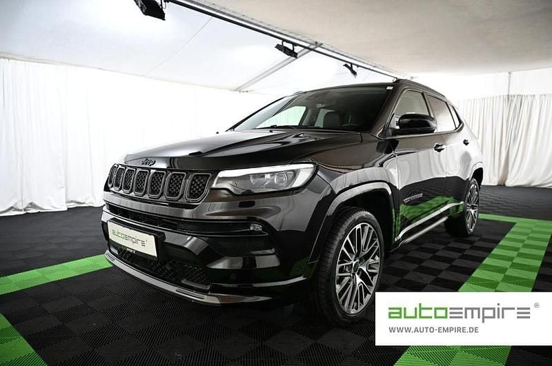 Gebraucht Jeep Compass Summit 131 PS (96 kW) 2025 Schwarz SUV