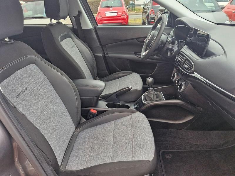 Gebraucht Fiat Tipo Cross 131 PS (96 kW) 2021 Grau Limousine