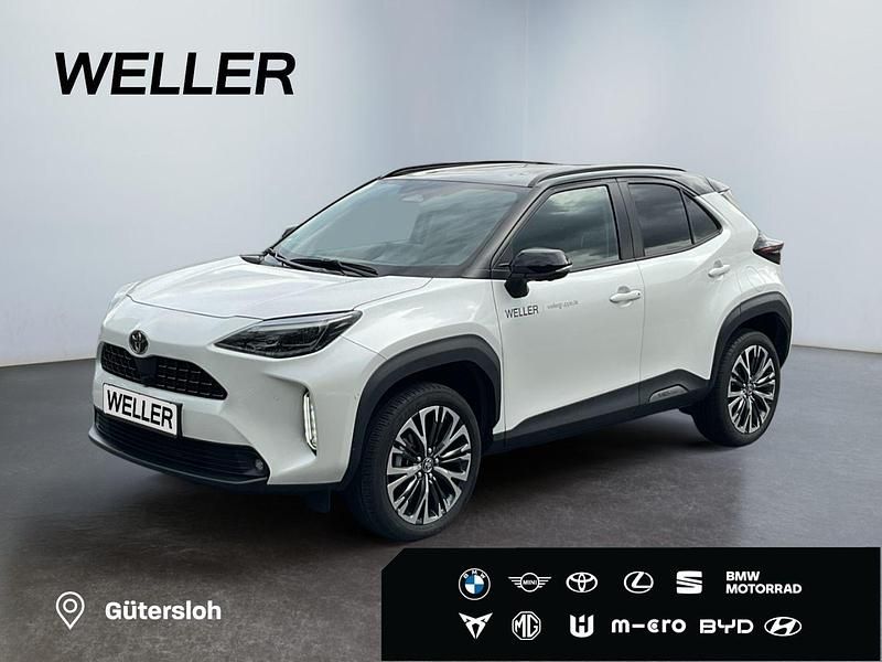 089)/ black mica (209) (weiss Gebraucht 2024 Toyota Yaris Cross Plus SUV | 32.980 € - Bild 1/3