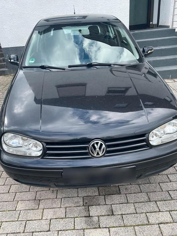 Usata VW Golf IV 101 CV (74 kW) 2000 Nero Berlina