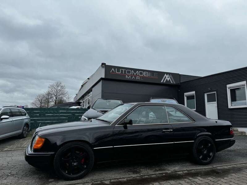 Schwarz Gebraucht 1992 Mercedes E230 Coupé | 7.900 € - Bild 1/4