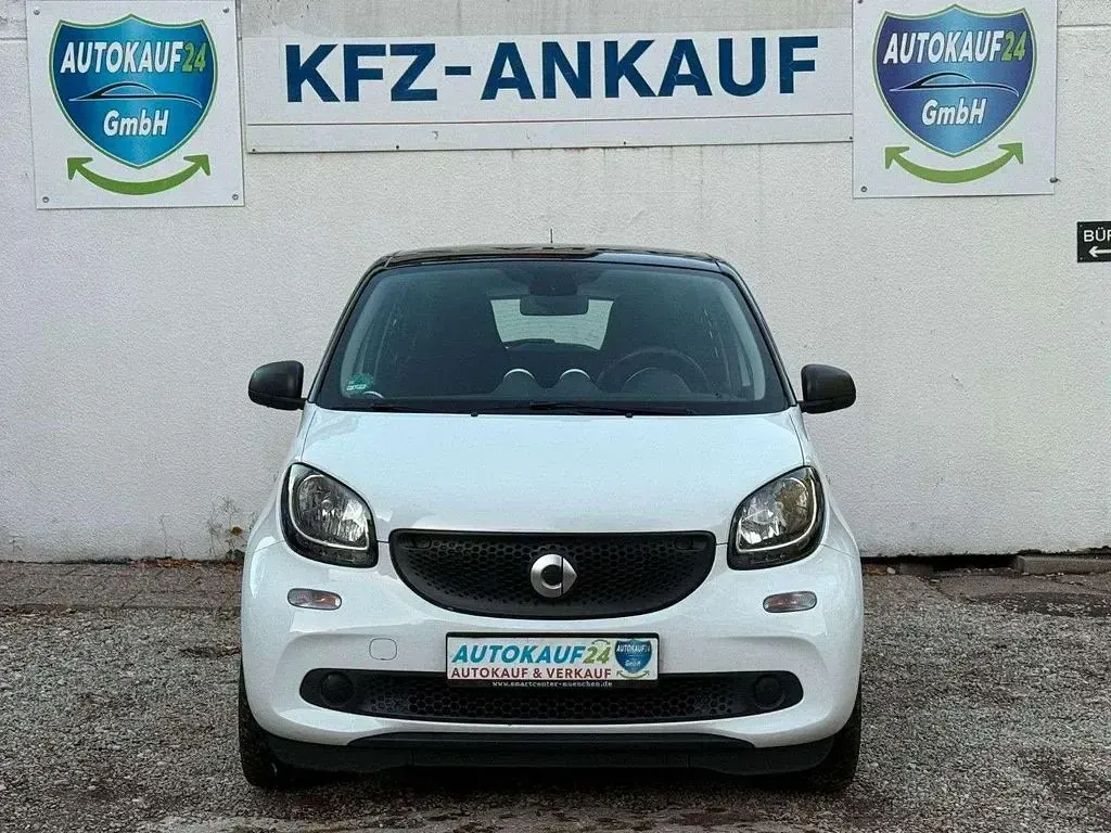 Używany Smart ForFour Basis 71 KM (52 kW) 2019 Biały Hatchback