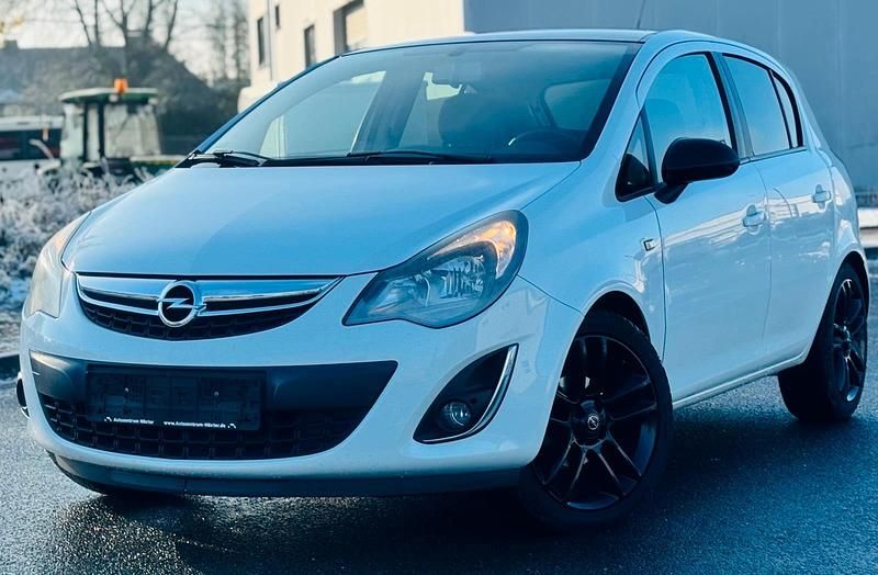 Weiß Gebraucht 2012 Opel Corsa Edition Limousine | 2.900 € (Guter Preis) - Bild 1/4