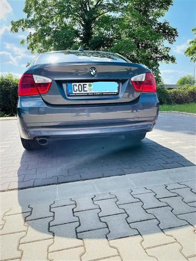 Gebraucht BMW 320 150 PS (110 kW) 2005 Grau Limousine