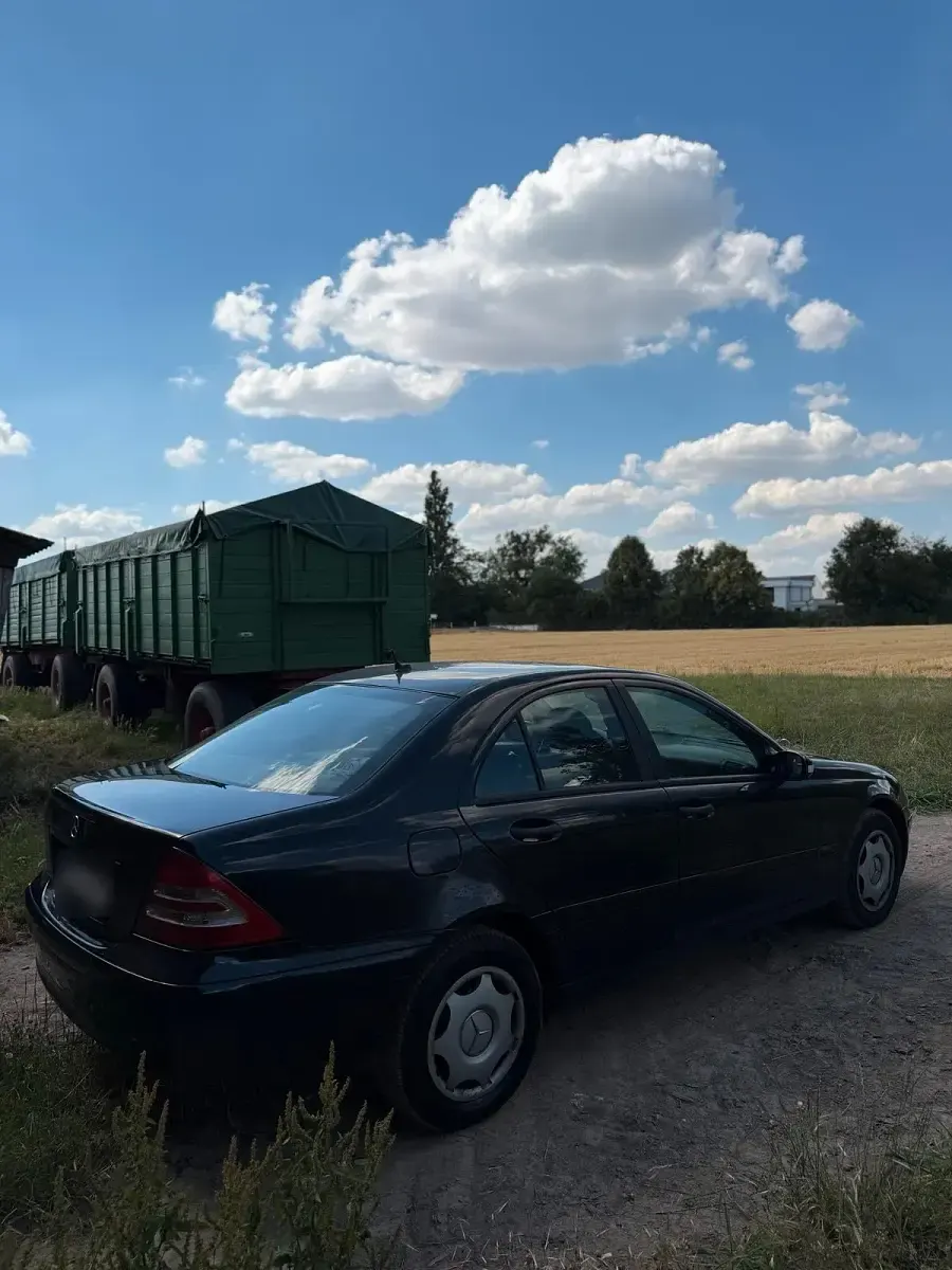 Gebraucht Mercedes C200 116 PS (85 kW) 2001 Schwarz Limousine