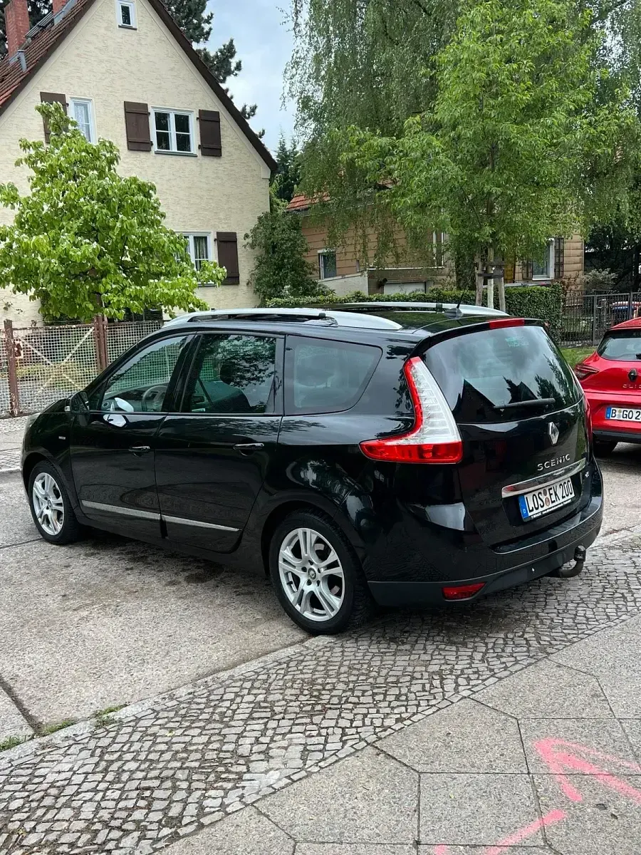Gebraucht Renault Scenic E-Tech Bose Edition 150 PS (110 kW) 2012 Schwarz Van / Kleinbus