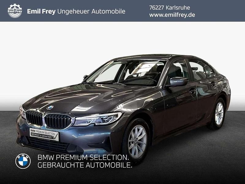 Grau Gebraucht 2022 BMW 320 Sport Line Limousine | 32.470 € (Fairer Preis) - Bild 1/3