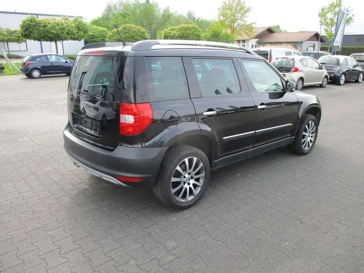 Używany Skoda Yeti 110 KM (80 kW) 2012 Czarny SUV