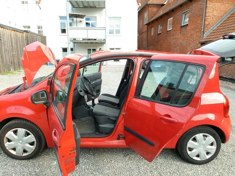 Rot Gebraucht 2025 Renault Modus Van / Kleinbus | 2.550 € - Bild 1/4