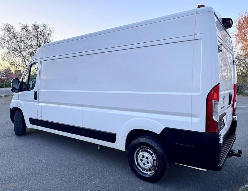 Gebraucht Peugeot Boxer Avantage 163 PS (119 kW) 2019 Lack weiss banquise/deckende Van