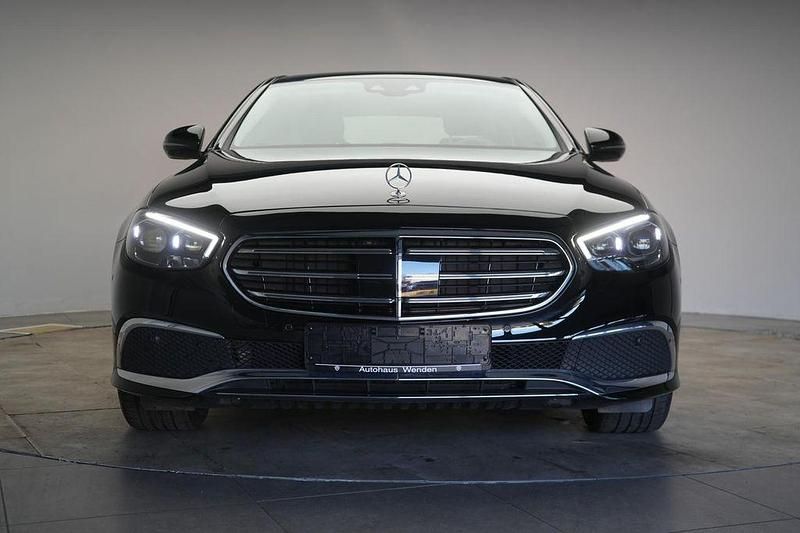 Gebraucht Mercedes E300 Exclusive 194 PS (142 kW) 2022 Schwarz Limousine