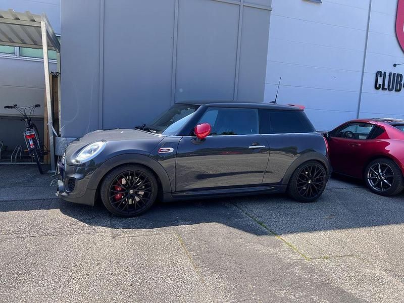 Grau Gebraucht 2016 Mini John Cooper Works Kleinwagen | 15.999 € (Guter Preis) - Bild 1/4