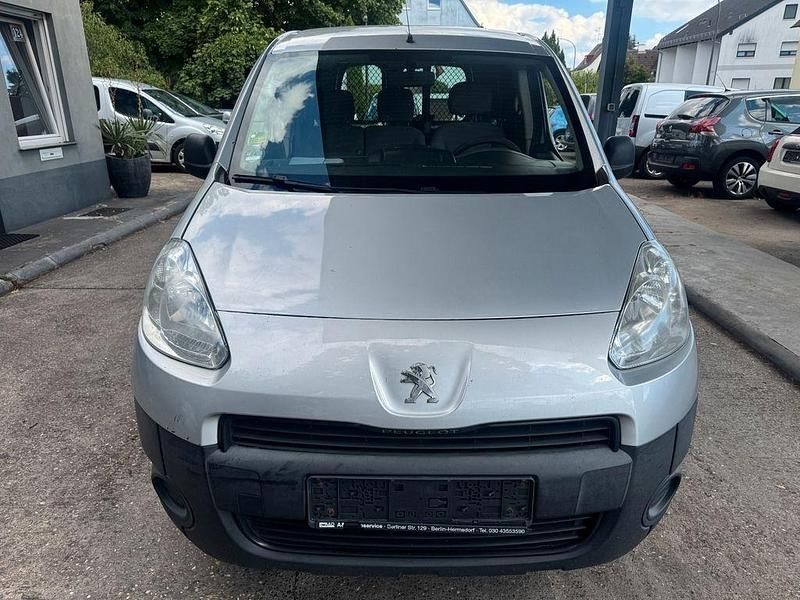Gebraucht Peugeot Partner 90 PS (66 kW) 2013 Silber Van / Kleinbus