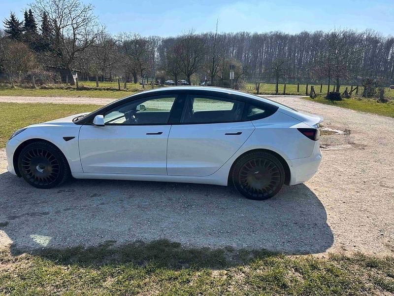 Gebraucht Tesla Model 3 377 kW (513 PS) 2021 Weiß Limousine