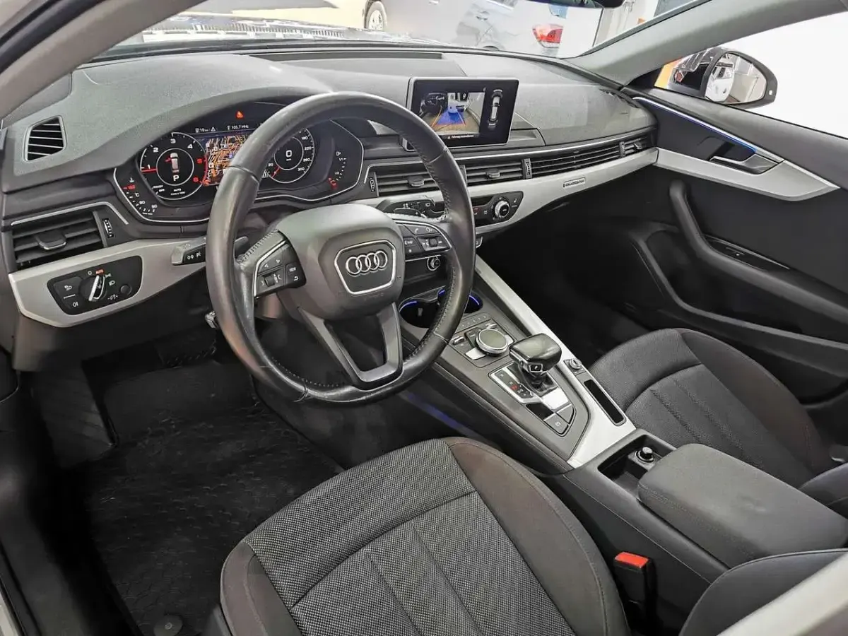 Gebraucht Audi A4 Ambiente 190 PS (139 kW) 2017 Weiß Kombi