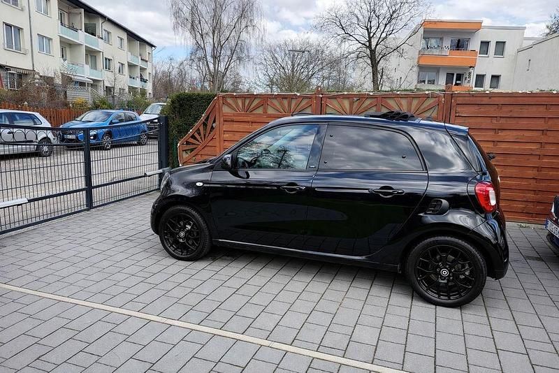 Gebraucht Smart ForFour Basis 90 PS (66 kW) 2016 Schwarz Kleinwagen