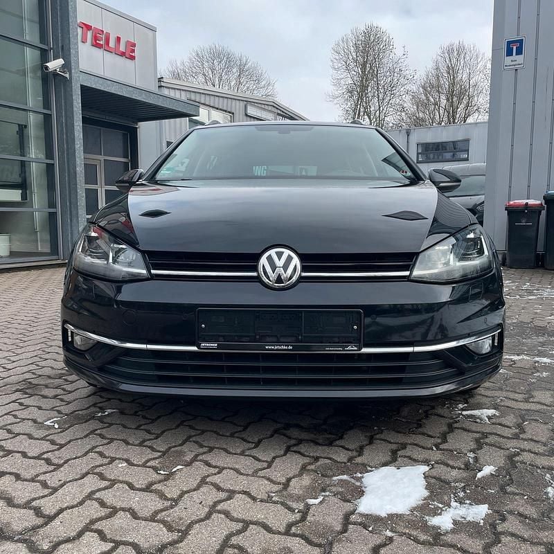 Gebraucht VW Golf VII Highline 150 PS (110 kW) 2019 Schwarz Kombi