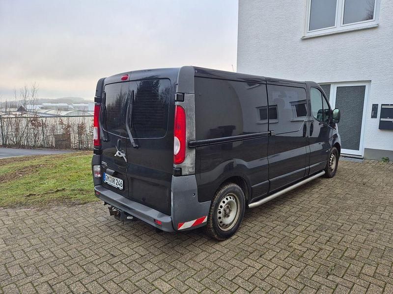 Gebraucht Opel Vivaro 107 PS (78 kW) 2010 Schwarz Van / Kleinbus