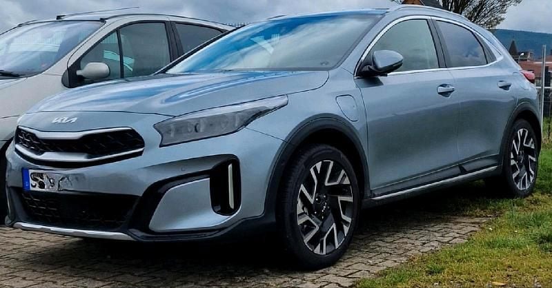 Silber Gebraucht 2022 Kia XCeed Spirit SUV | 26.000 € (Teuer) - Bild 1/4