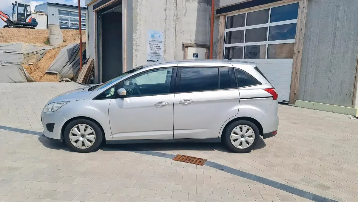 Gebraucht Ford Grand C-Max 117 PS (86 kW) 2015 Silber Van / Kleinbus