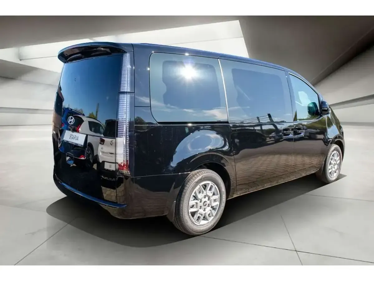 Gebraucht Hyundai Staria Trend 224 PS (164 kW) 2026 Schwarz Van / Kleinbus