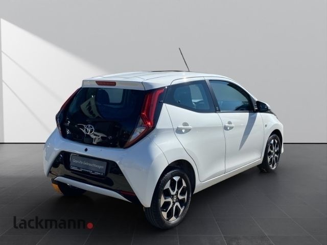Gebraucht Toyota Aygo Business Edition 72 PS (52 kW) 2021 Weiß Kleinwagen