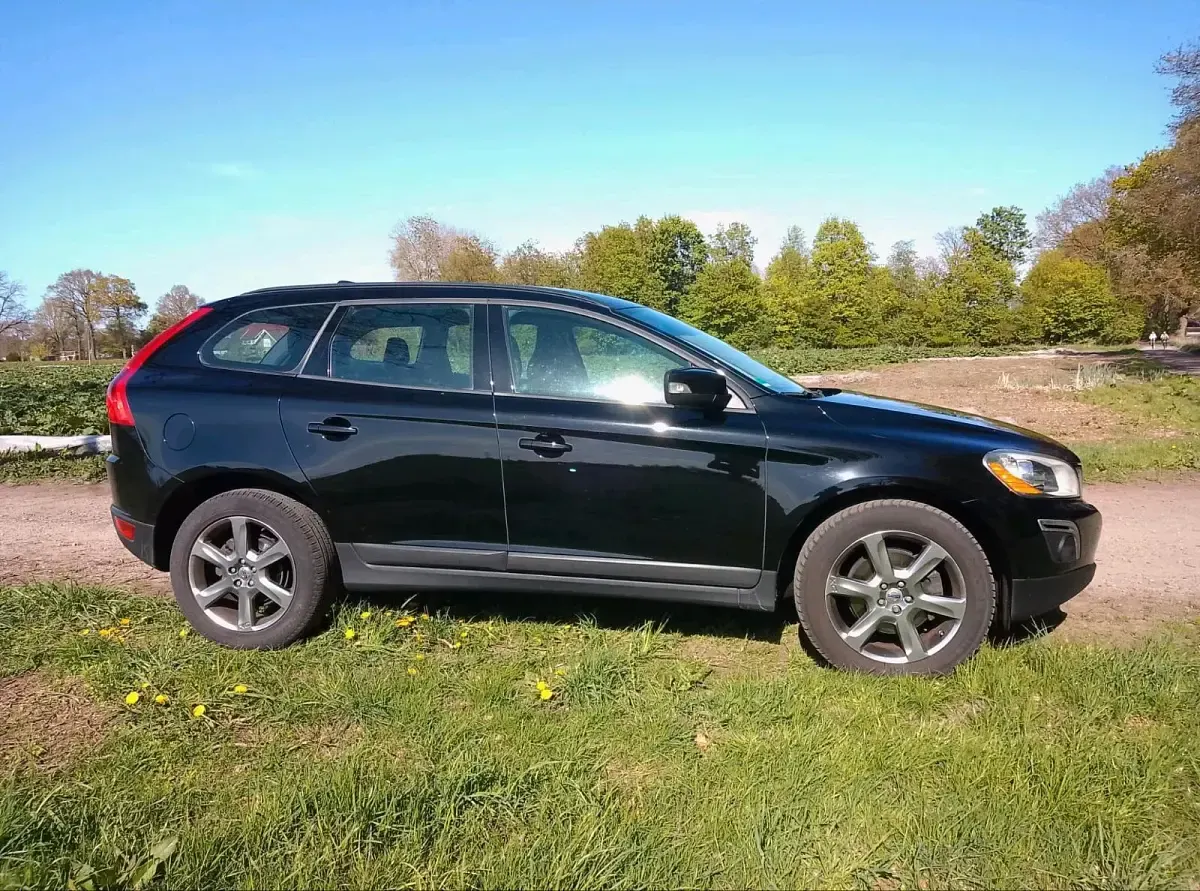Gebraucht Volvo XC60 136 PS (100 kW) 2012 Schwarz SUV