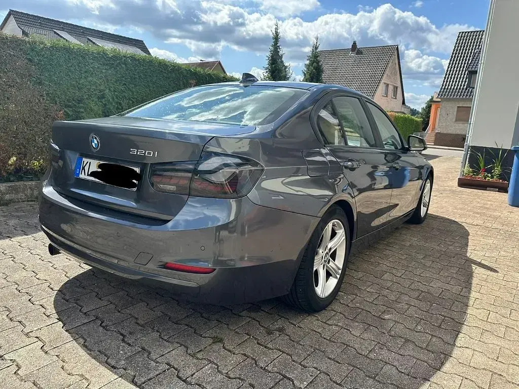 Gebraucht BMW 320 Performance 184 PS (135 kW) 2014 Grau Limousine