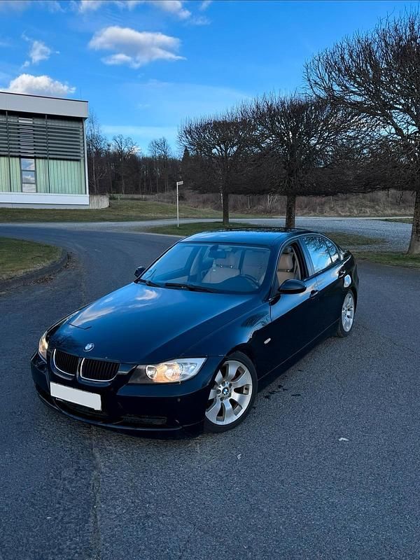 Gebraucht BMW 325 218 PS (160 kW) 2007 Schwarz Limousine