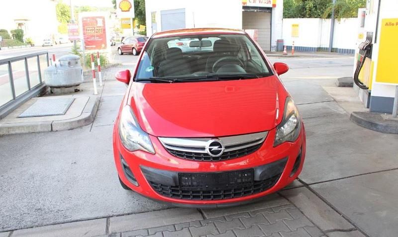 Gebraucht Opel Corsa Edition 69 PS (50 kW) 2014 Rot Kleinwagen
