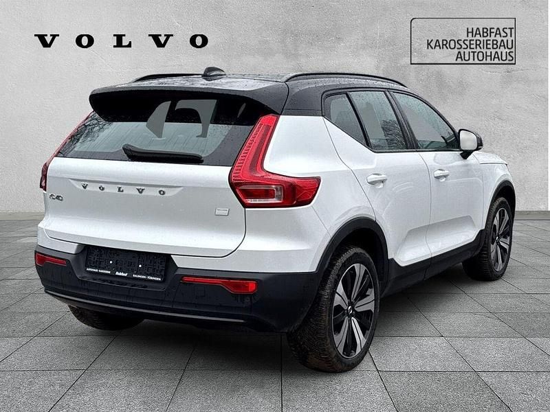 Gebraucht Volvo XC40 Plus 169 kW (231 PS) 2022 Crystal white / metallic SUV
