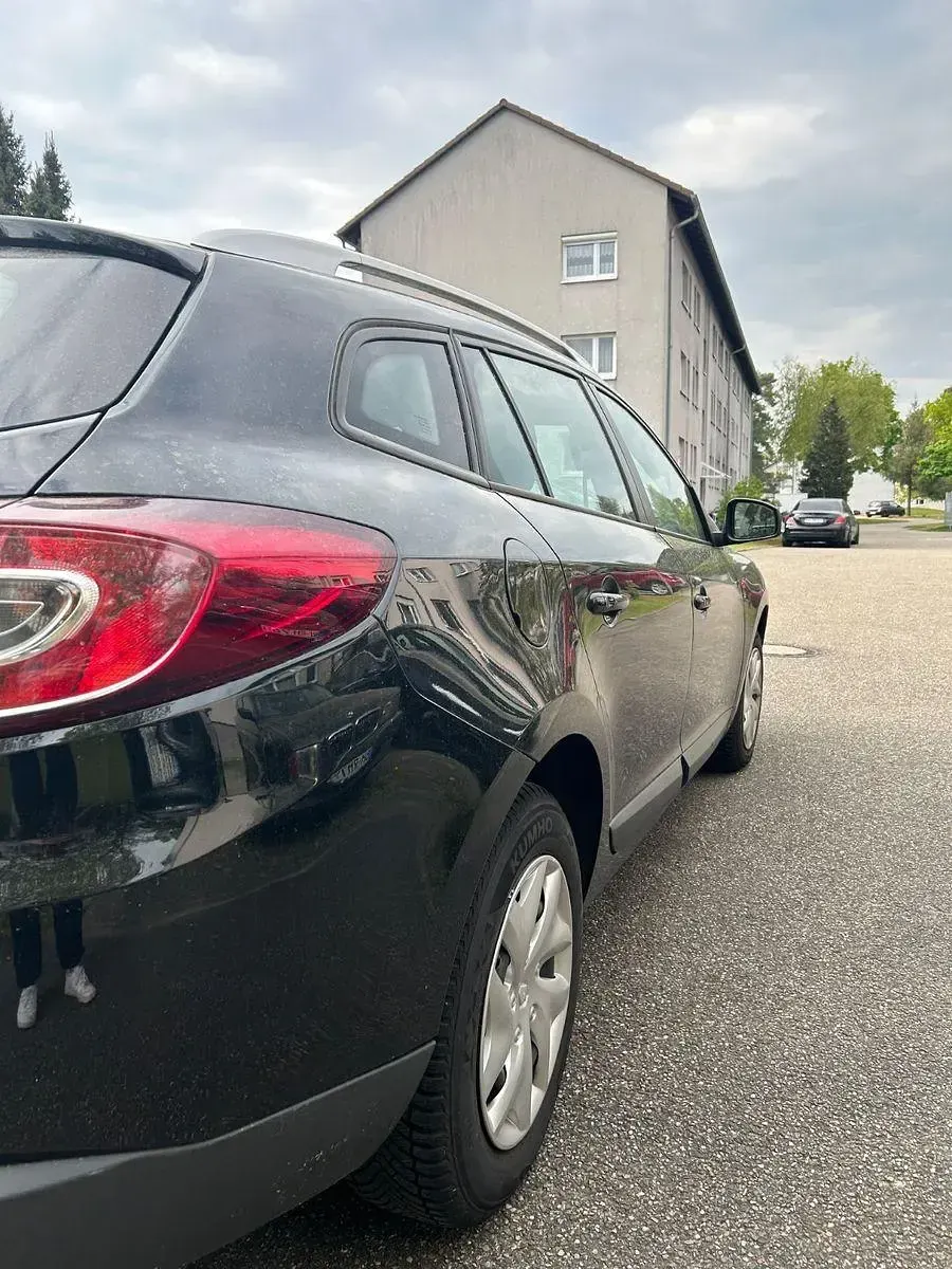 Gebraucht Renault Mégane GrandTour Initiale Paris 110 PS (80 kW) 2014 Schwarz Kombi