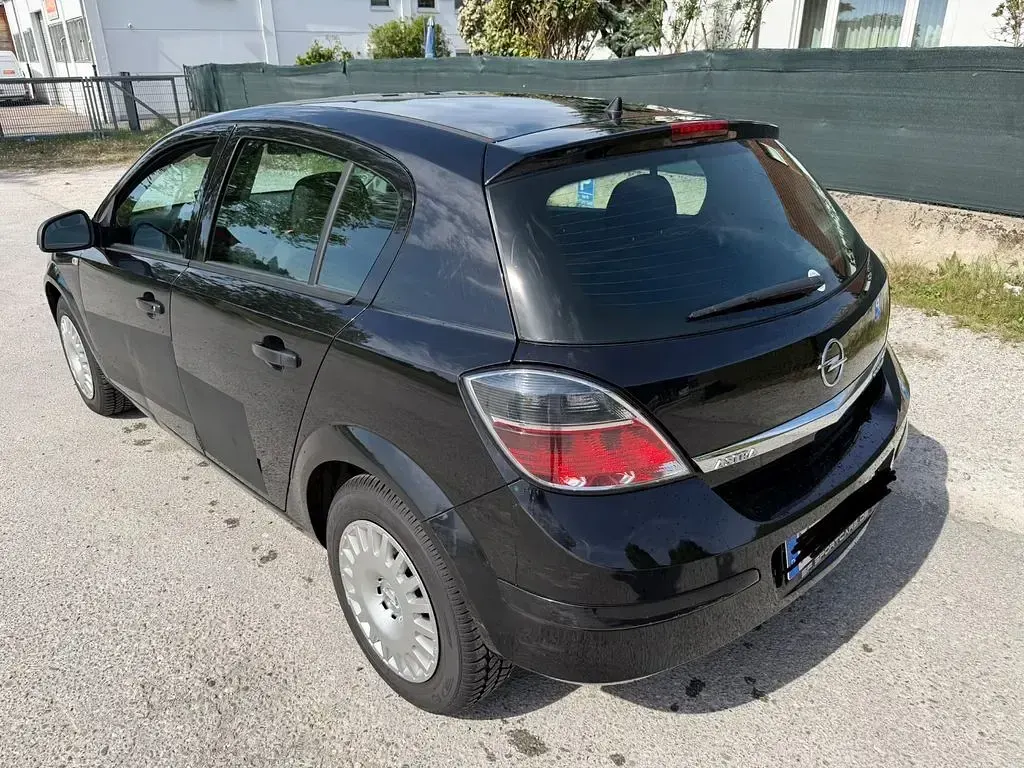 Gebraucht Opel Astra Selection 90 PS (66 kW) 2009 Schwarz Limousine