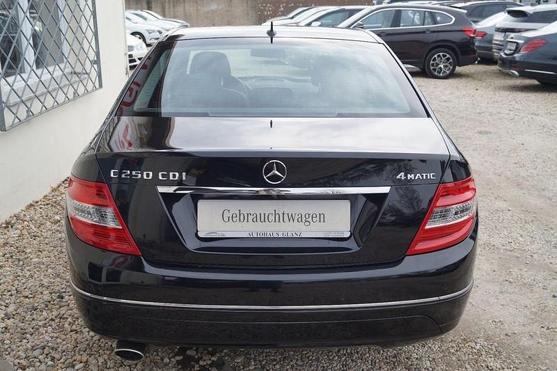 Gebraucht Mercedes C250 204 PS (150 kW) 2011 Schwarz Limousine