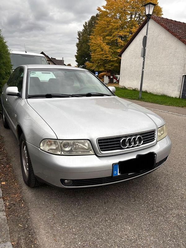 Silber Gebraucht 2000 Audi A4 Limousine | 1.650 € (Superpreis) - Bild 1/4