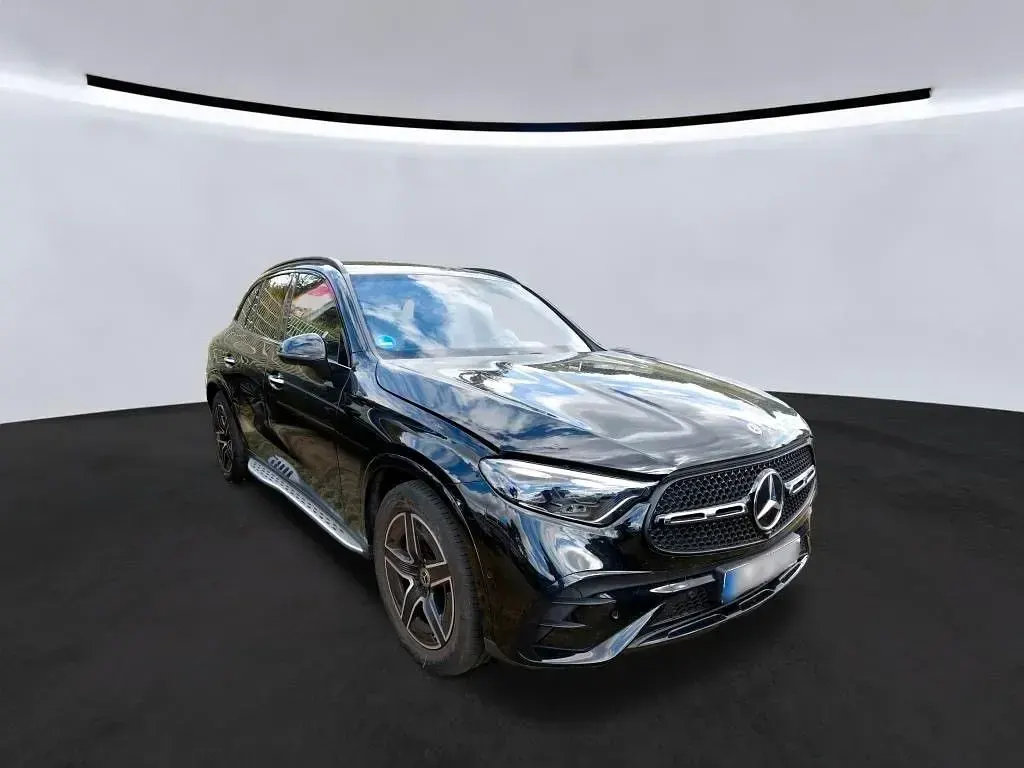 Gebraucht Mercedes GLC300 AMG 292 PS (214 kW) 2023 Schwarz SUV